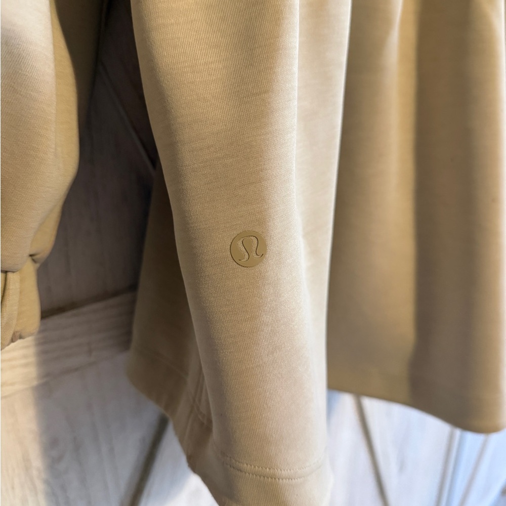 Lululemon Tan Cinch-Waist Softstreme Jacket | 12 - Picture 4 of 4